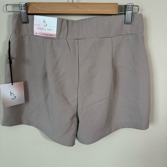 Happily Grey NWT Criss Cross Beige Trouser Short Size S - Picture 3 of 6
